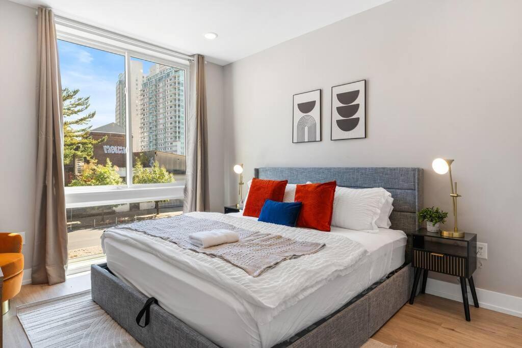 1bd - Sleeps 4 - Harbor Views - Near Fish Town- Apartment