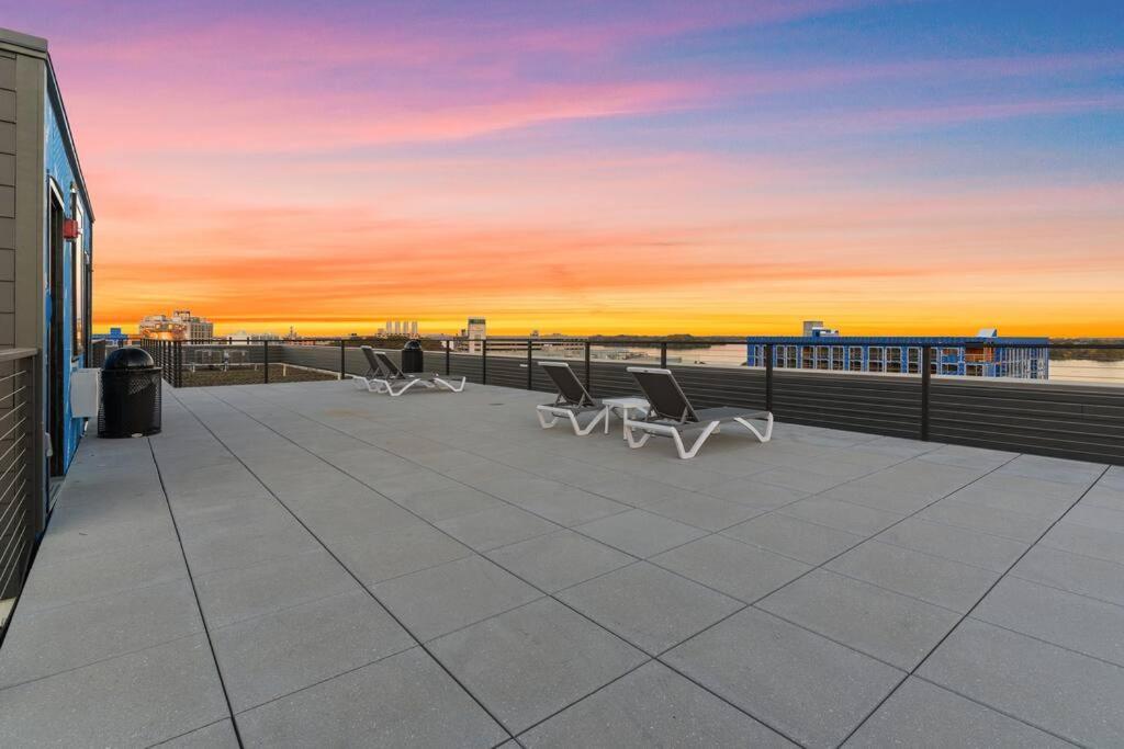1bd - Sleeps 4 - Harbor Views - Near Fish Town- Apartment *