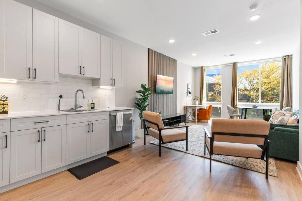 Apartment 1bd - Sleeps 4 - Harbor Views - Near Fish Town-