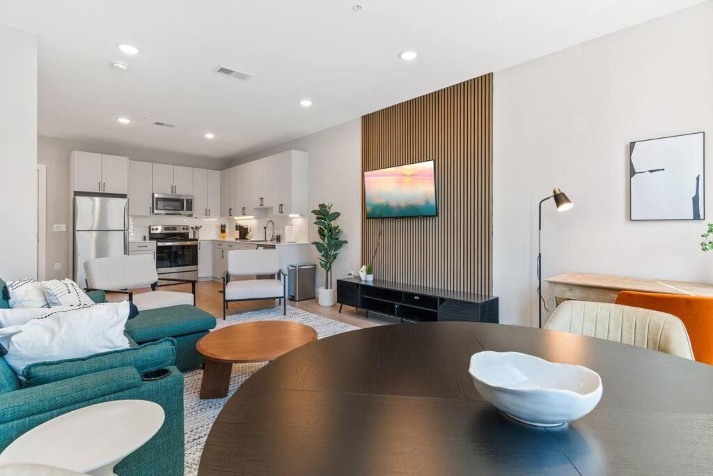 Apartment 1bd - Sleeps 4 - Harbor Views - Near Fish Town-
