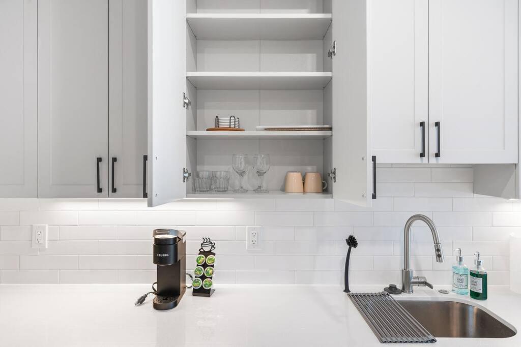 1bd - Sleeps 4 - Harbor Views - Near Fish Town- * Philadelphia