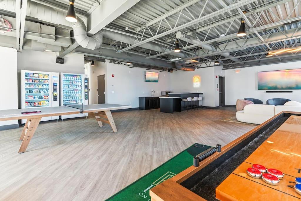 Apartment 1bd - Sleeps 4 - Harbor Views - Near Fish Town-