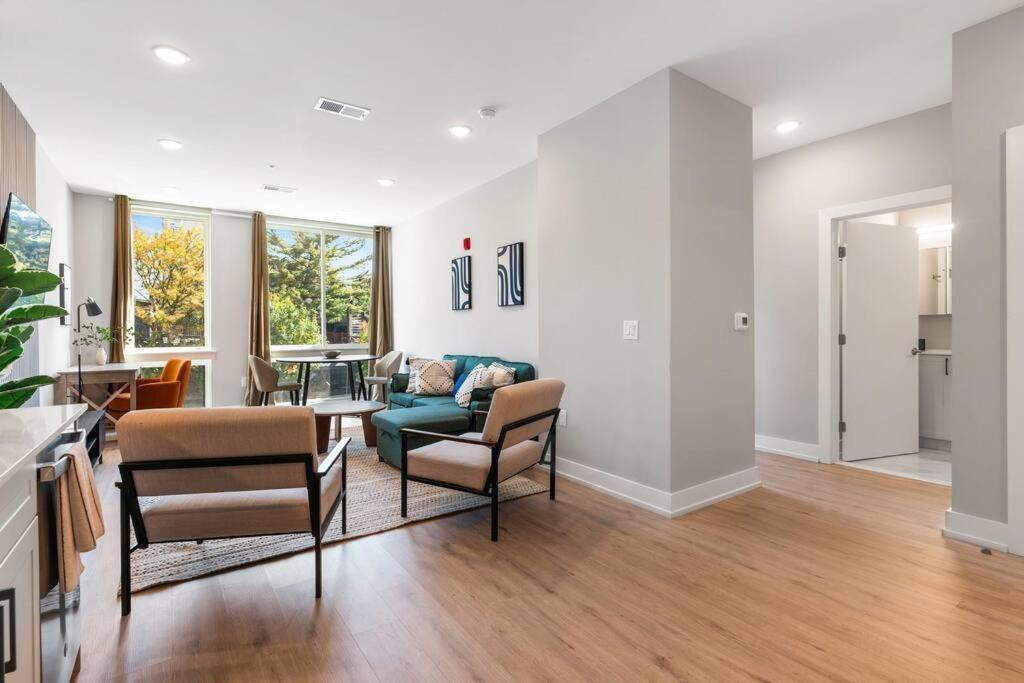 1bd - Sleeps 4 - Harbor Views - Near Fish Town- * Philadelphia