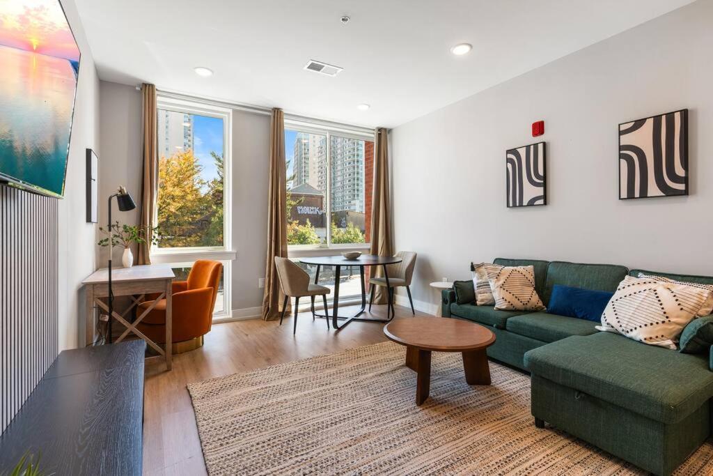 1bd - Sleeps 4 - Harbor Views - Near Fish Town- *