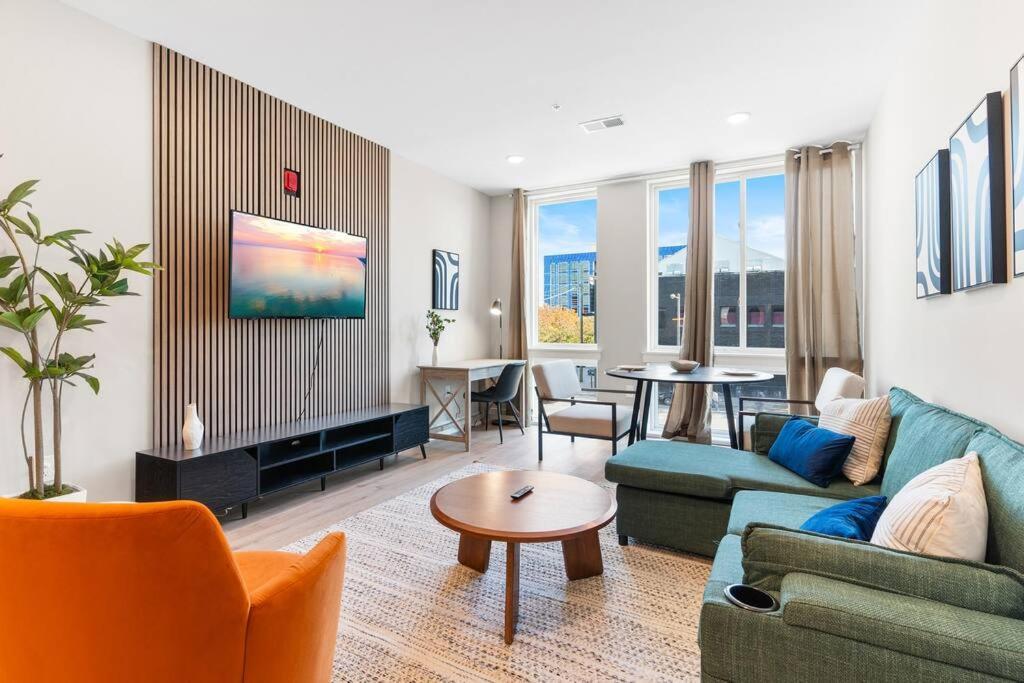 1bd - Sleeps 4 - Harbor Views - Near Fish Town- Philadelphia